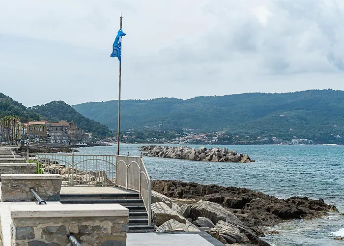 Gasthuis Un Posto Al Mare 4*