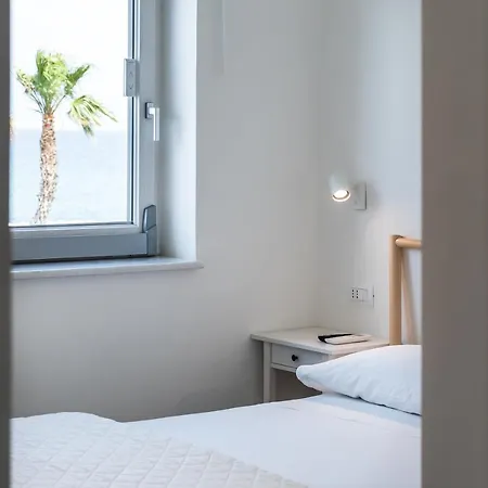 Un Posto Al Mare ゲストハウス サンタ・マリア・ディ・カステッラバーテ