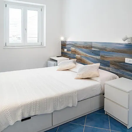 Un Posto Al Mare ゲストハウス サンタ・マリア・ディ・カステッラバーテ